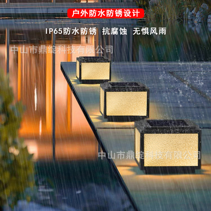 Solar-powered column head lights, outdoor garden lights, plug-in waterproof lighting, door column lights, villa garden fence column lights Application Scenario