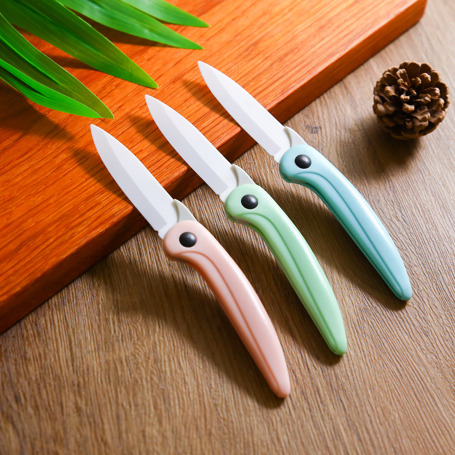 Folding knife, ceramic fruit knife, portable parrot folding knife, mini multi-functional household peeler knife, creating high-end full figure