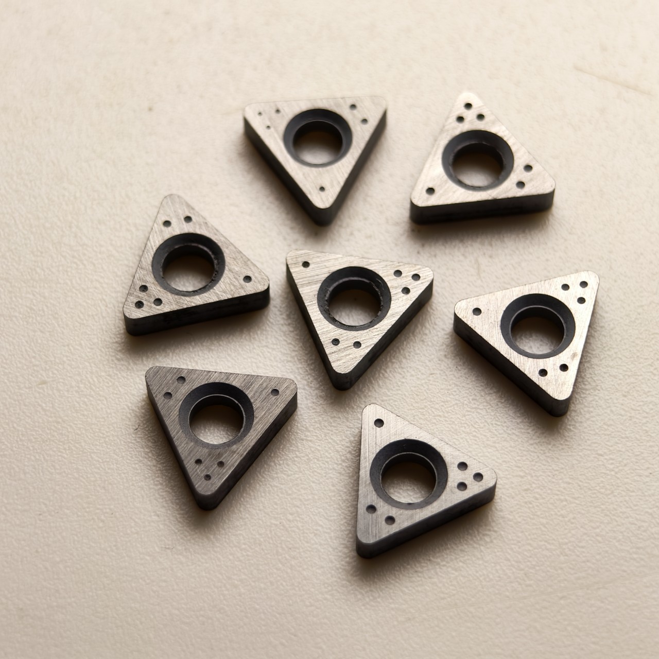 Hard alloy brake disc blades CB90488 and CB6914-10 are processed into cast iron Specification drawing