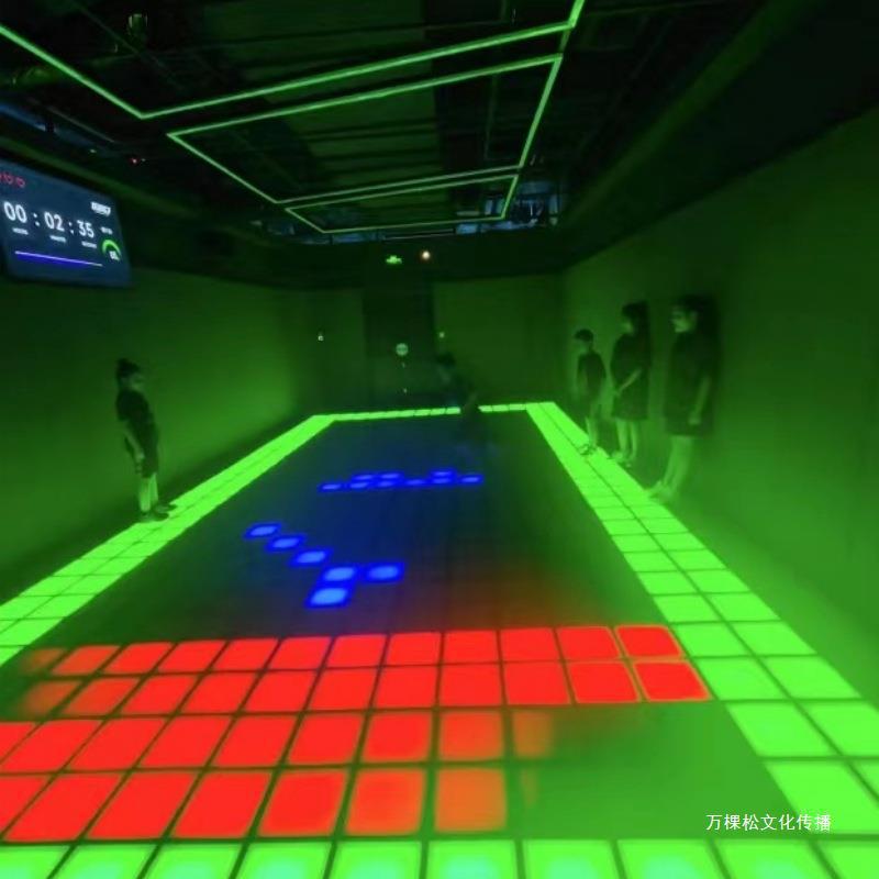 Gravity sensing seven-color escape room running interactive game, LED square floor tile light, cool light, outdoor floor tile, innovative and dynamic Application Scenario