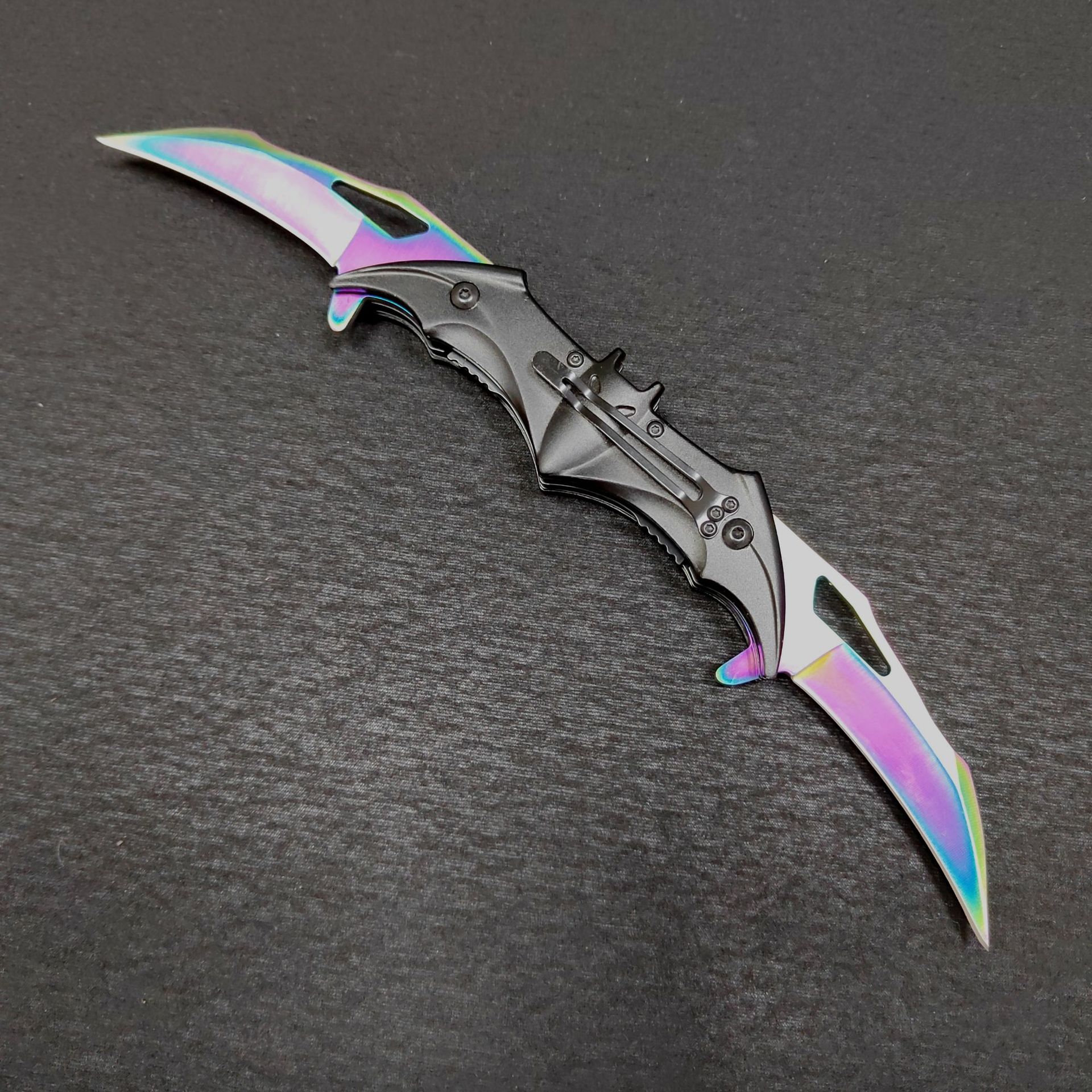 Cross-border exclusive creative outdoor butterfly folding knife, bat knife, aluminum pocket knife, folding knife, multi-functional folding knife, eagle claw knife undefined