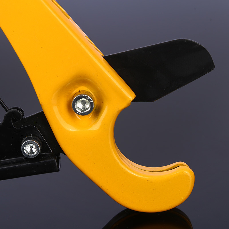 Fast scissors, PVC fast scissors, PPR cutting knives, PE pipe scissors. Jusen aluminum-plastic fast knives, direct supply from the manufacturer. PVC pipe fast knives Application Scenario