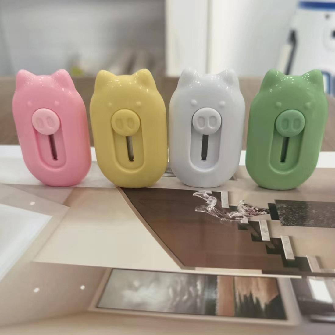 Cute utility knife, small box opener, student package cutter, small office paper cutter, portable express delivery cutter, wholesale details Picture