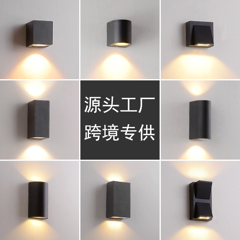 Wholesale of outdoor waterproof wall lamps, garden street lamps, exterior walls, outdoor staircases, double-head up and down luminous wall-washing lamps full figure