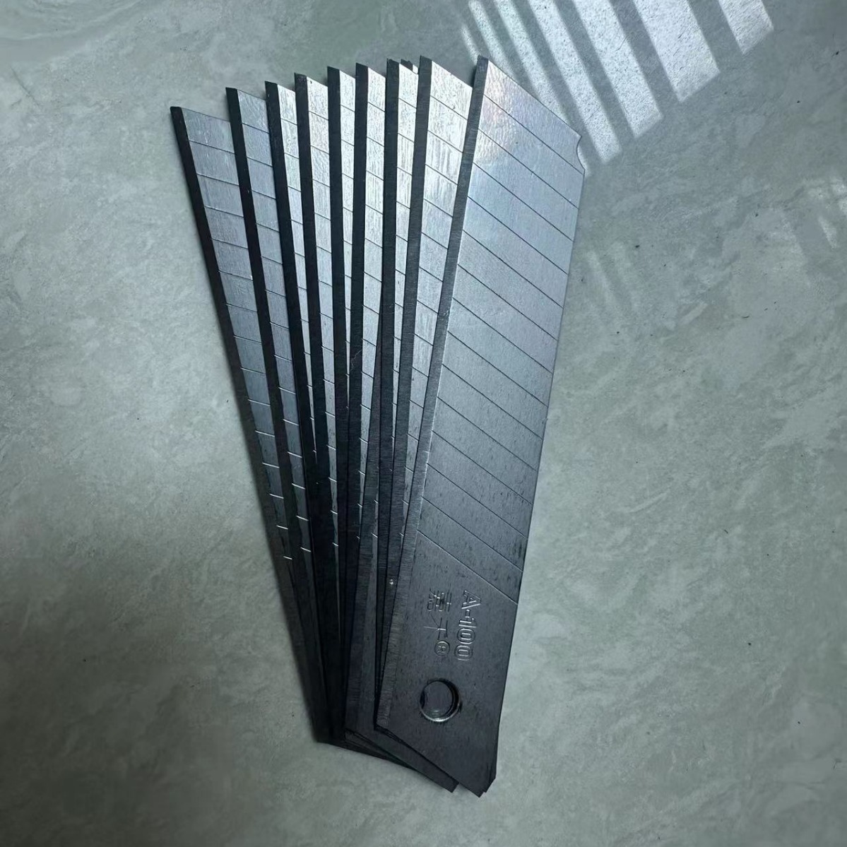 Wholesale Jiahe blades for paper cutting and art design, direct sales of original premium 14:7A-100 blades details Picture