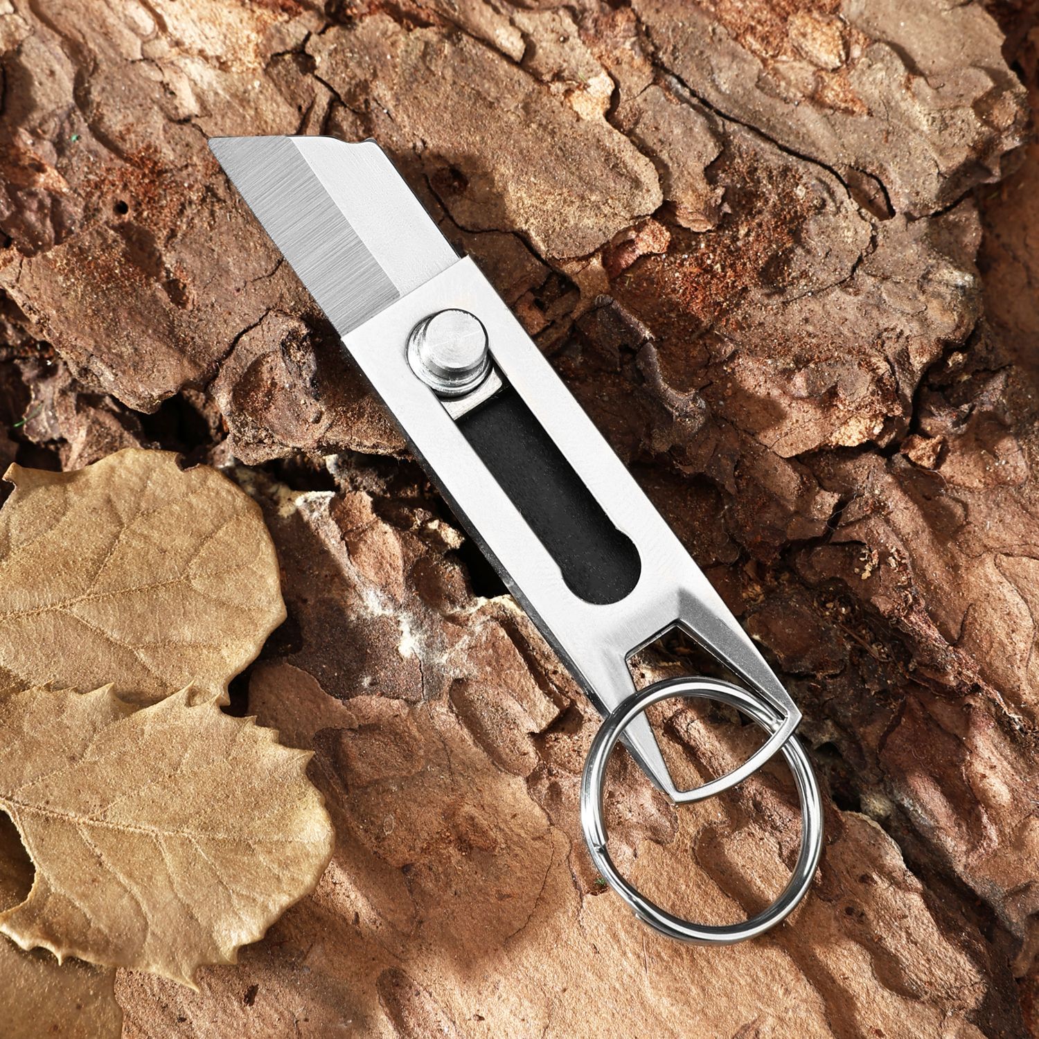 Mini knife, USB flash drive knife, folding push knife, portable keychain creative knife, portable sharp unboxing telescopic knife Application Scenario