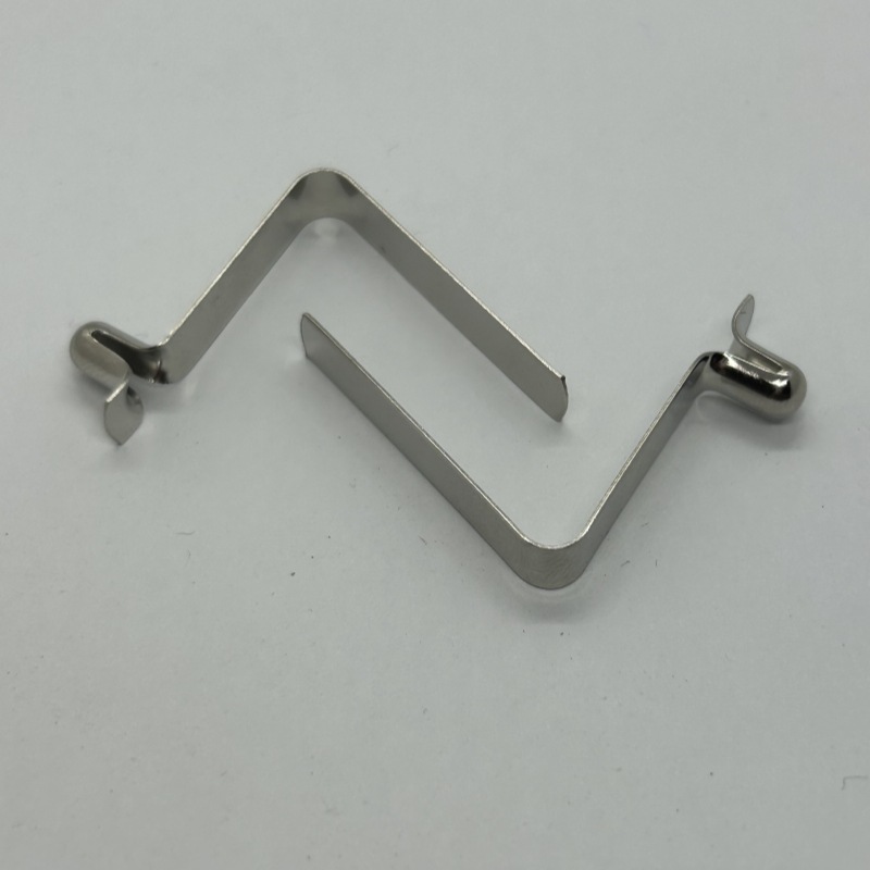 V-shaped spring plates, 65 manganese steel, 301 stainless steel, internal positioning spring clips, pressure gas springs are available in stock Application Scenario