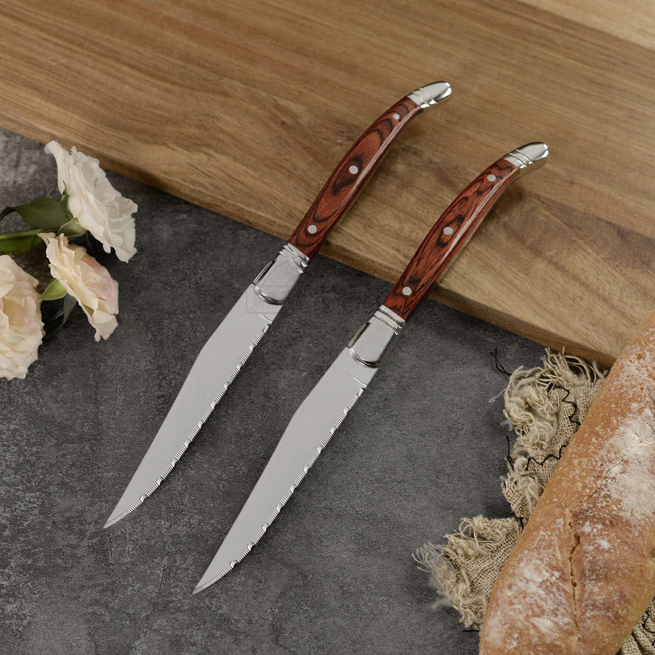 Antique-style Western tableware knife, Western tableware, stainless steel, wooden handle, serrated steak knife, restaurant household steak knife details Picture