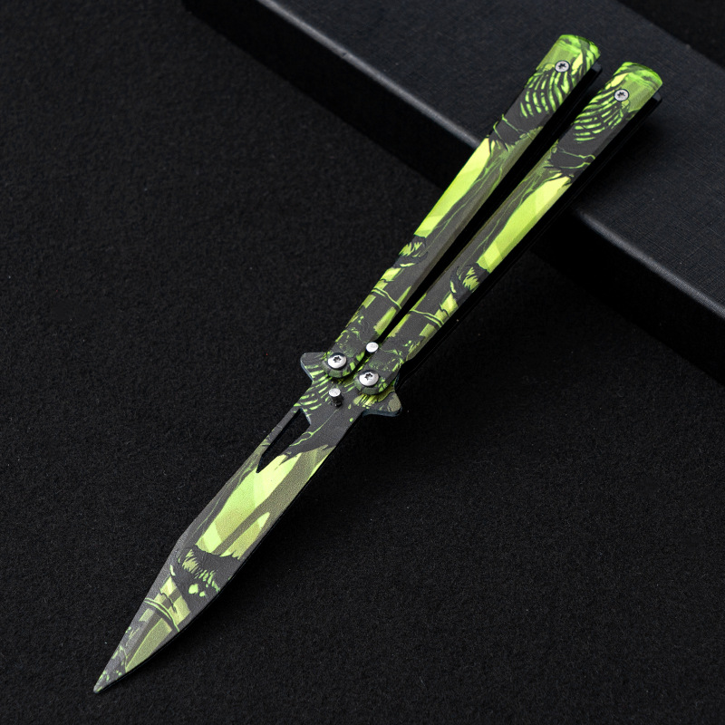 Factory direct sales of butterfly knives, pattern practice knives, folding knives, stainless steel hand-swinging ornamental knives, outdoor knives without sharp edges undefined