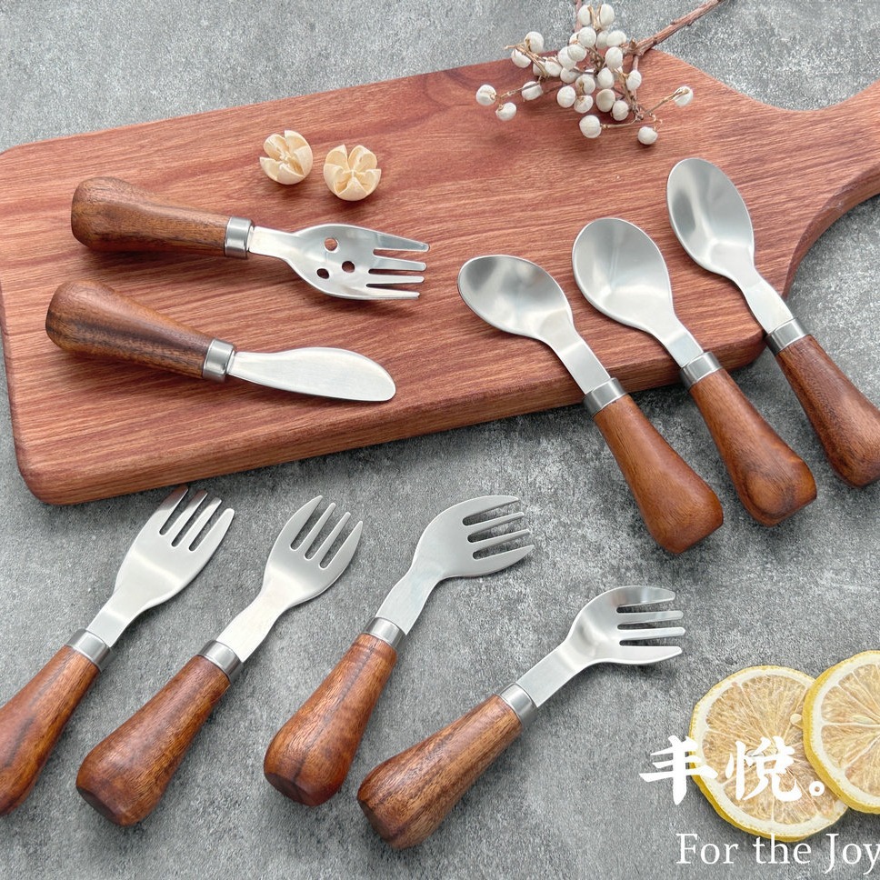 304 stainless steel vertical cheese knife, butter knife, pizza knife, butter knife, children's tableware manufacturer in stock full figure