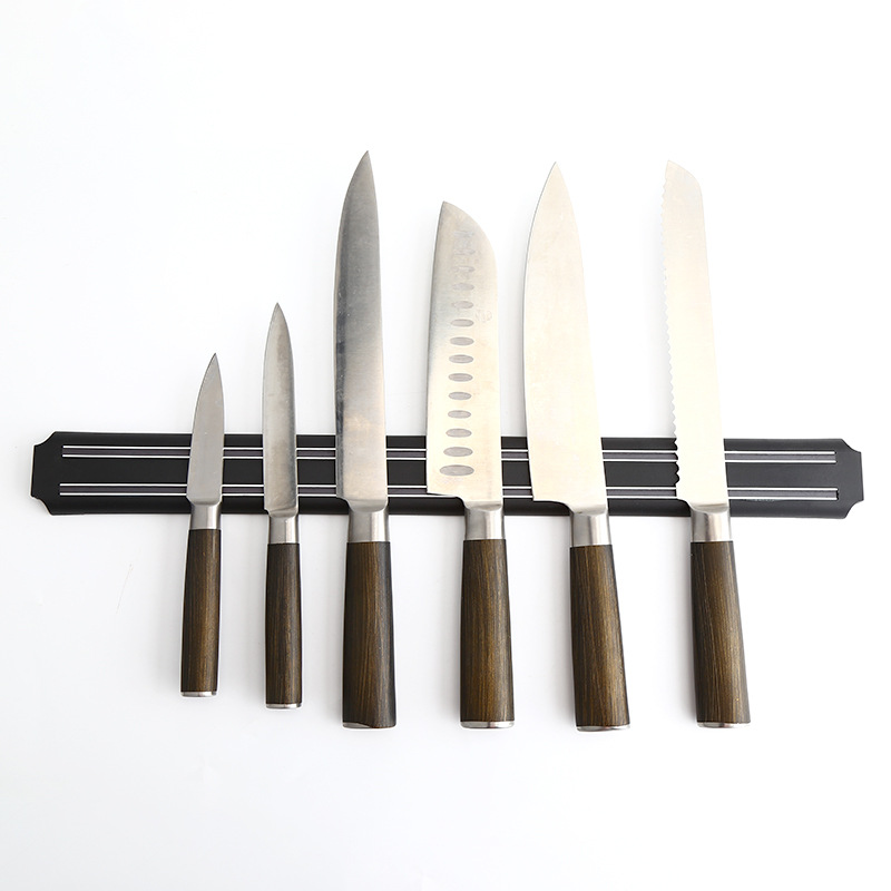 Wall-mounted magnetic knife rack, magnetic knife holder, kitchen wall-mounted magnetic knife rack, kitchen knife storage knife rack Application Scenario