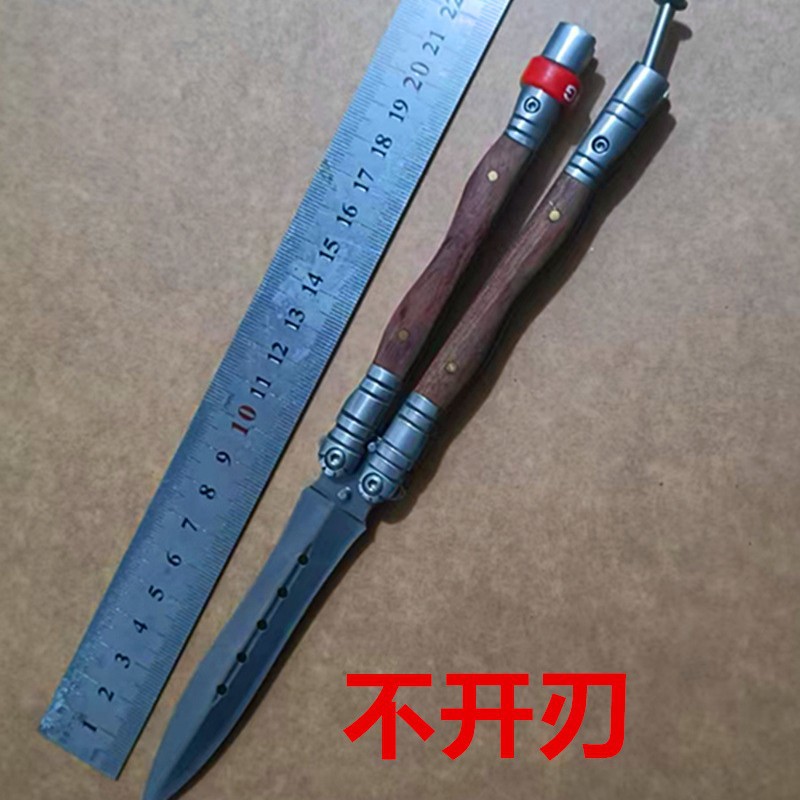 Shanghai wooden-handled butterfly swing knife, butterfly knife practice tool manufacturer, non-sharp, portable, collectible hobby Application Scenario