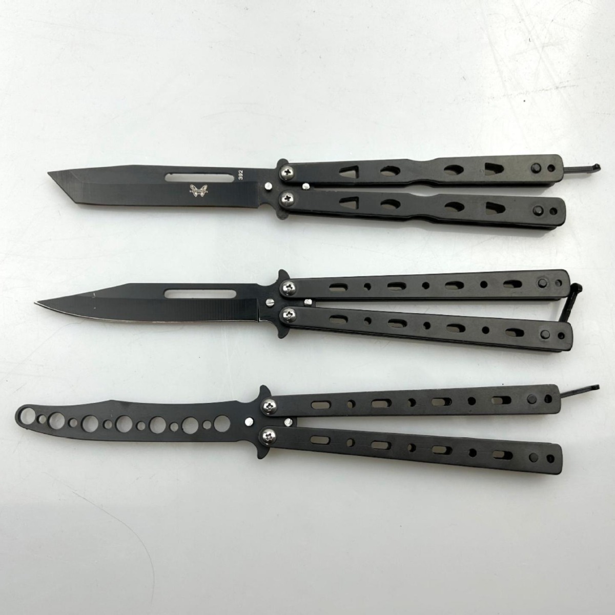 Outdoor CSGO Butterfly blade practice, cool and fancy swinging blade training, folding portable swinging blade tactics in the wild full figure