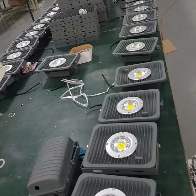 Lifting high mast light manufacturer, 10m, 15m, 200W, 18m, 600W square lighting fixtures, square lights Specification drawing