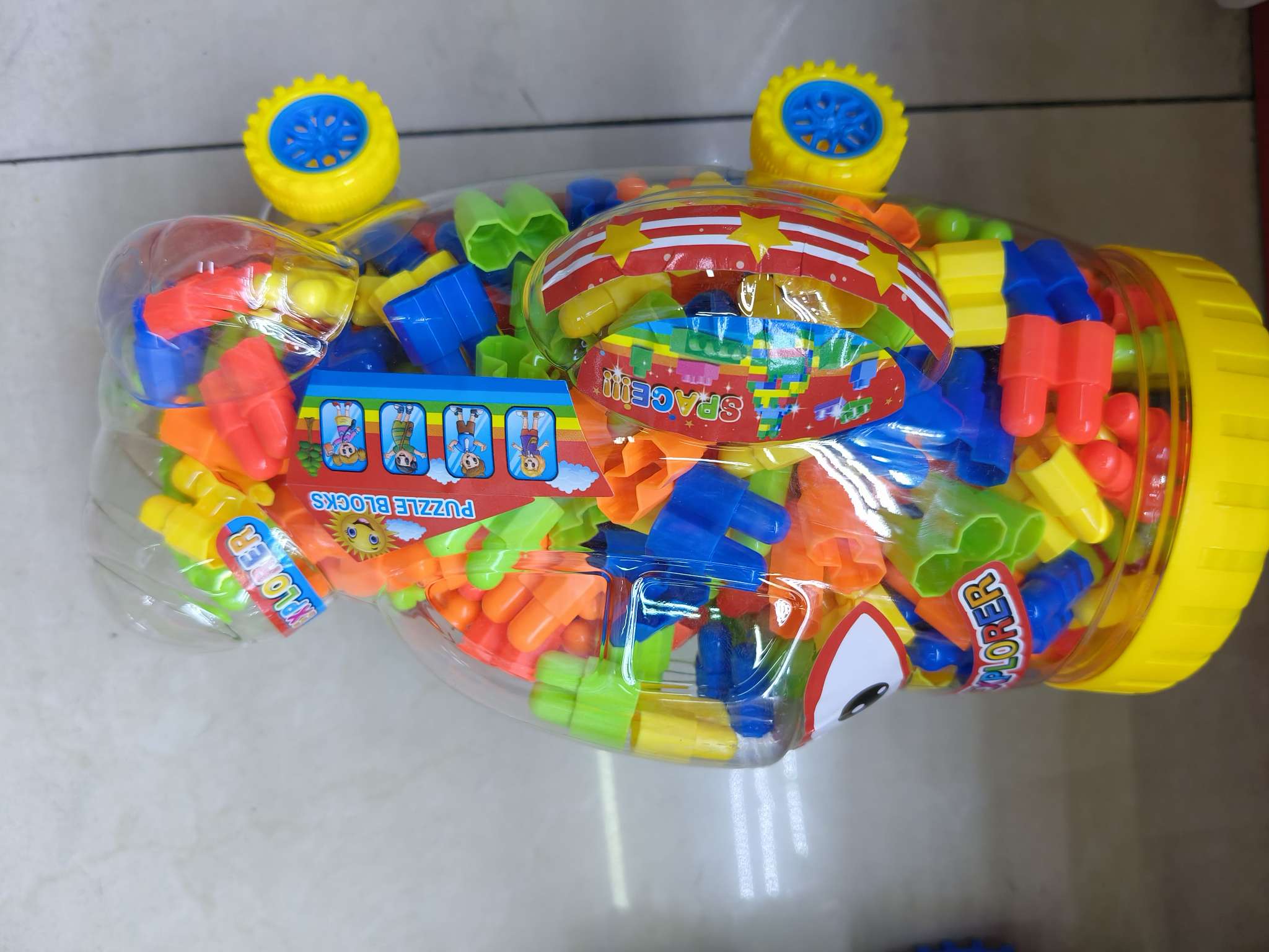 新款积木车透明塑料盒装，4款清装不混装。13.5元/盒，72盒/箱。热销内贸外贸儿童益智科教玩具白底实物图