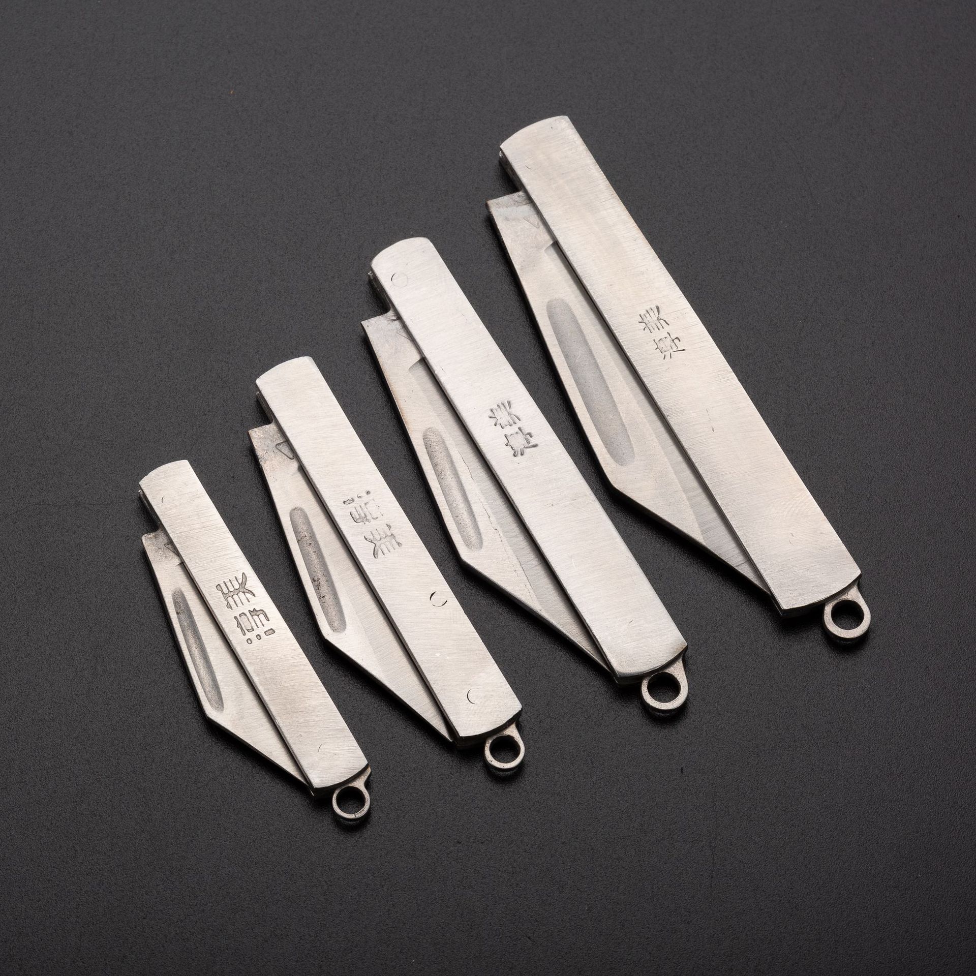 Chunmei Xiaodao A148 Large Stainless Steel Folding Knife, household knife, outdoor knife, Pingnan Special Steel Fruit Knife full figure