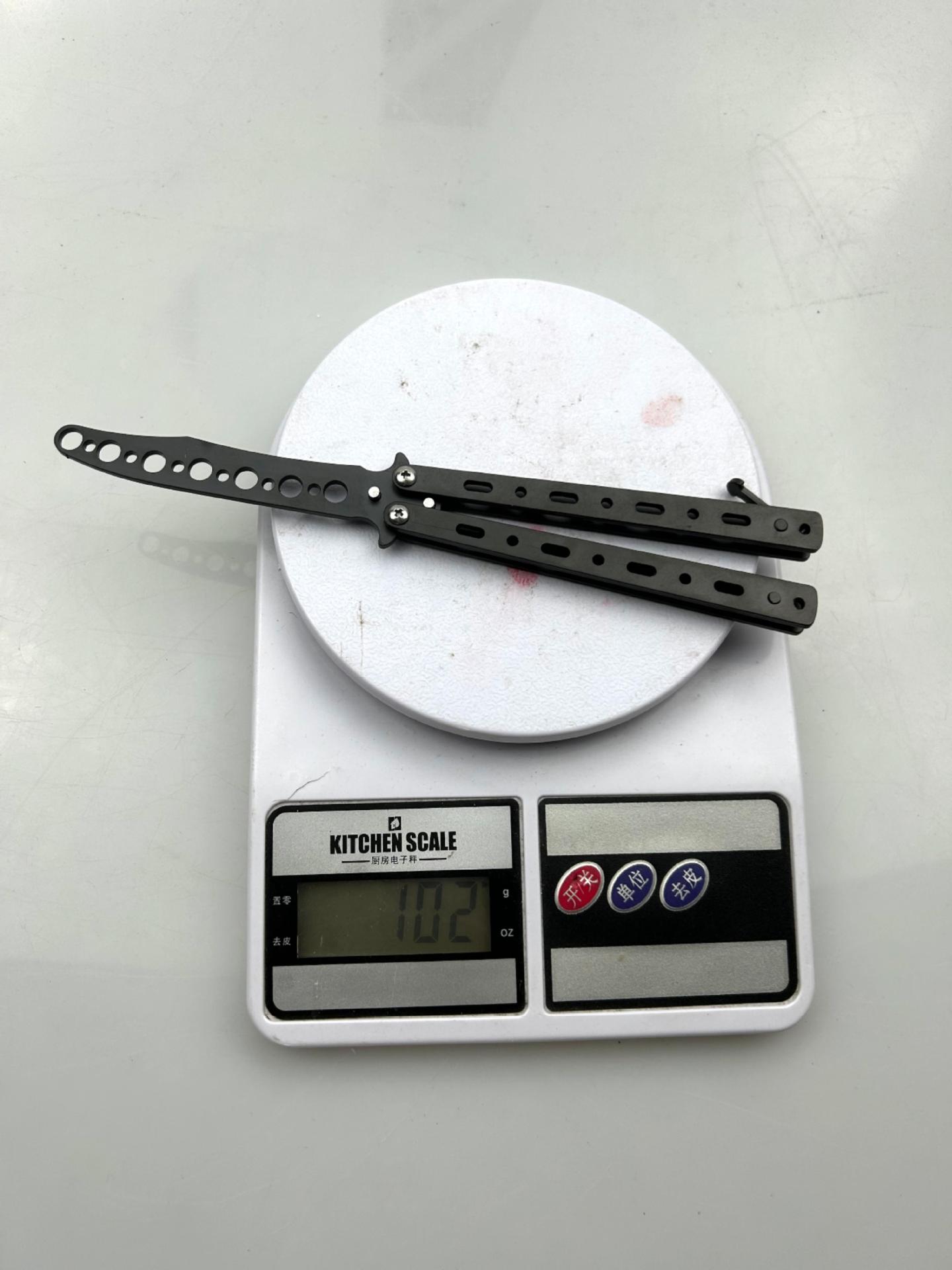Outdoor CSGO Butterfly blade practice, cool and fancy swinging blade training, folding portable swinging blade tactics in the wild undefined