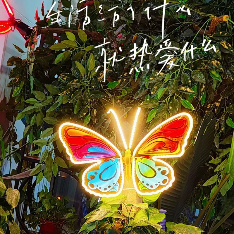 Dynamic butterfly lamps, illuminated garden lamps, waterproof static decorative street lamps, park square solar outdoor landscape lamps Application Scenario