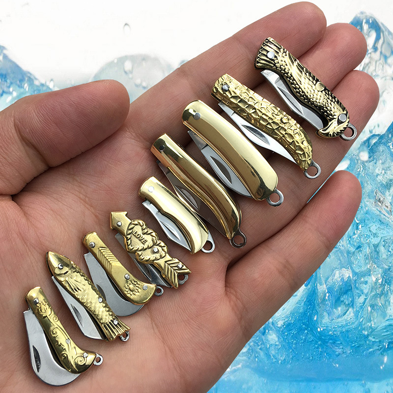 Mini folding knife, legal self-defense knife, exquisite brass knife, keychain, small knife for opening packages and boxes full figure