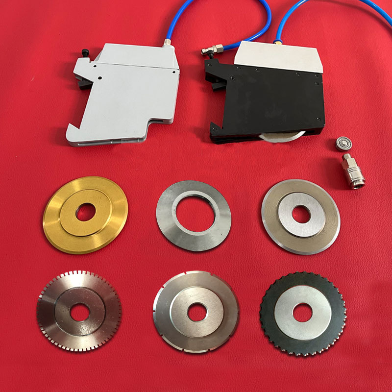 The bearing round blade of the slitting machine is equipped with a non-fabric pneumatic knife frame. The slitting machine has a pneumatic knife seat for pressure cutting and guide rail accessories details Picture