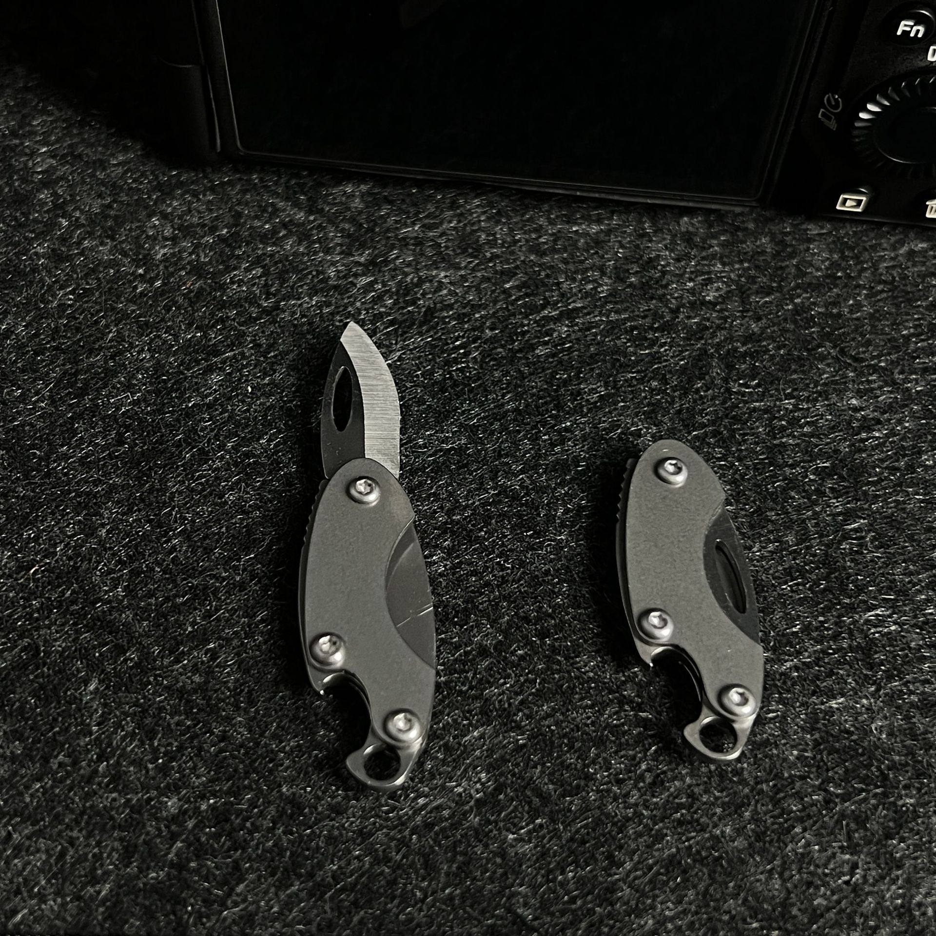 Small olive stainless steel mini folding knife with bottle opener, portable keychain pendant, sharp knife for opening packages details Picture