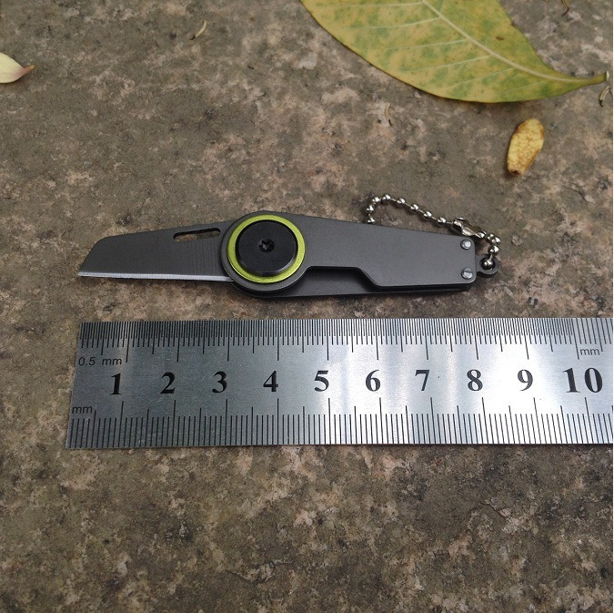 Outdoor portable keychain knife EDC portable multi-functional tool 3cm folding survival zipper hook knife Item Picture