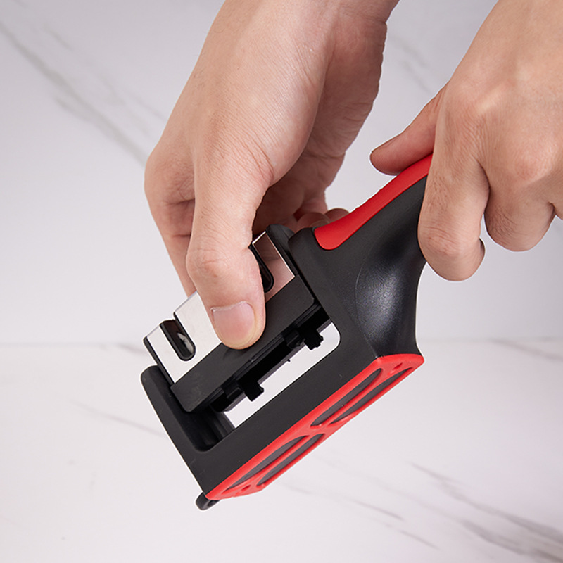 A household handheld quick whetstone, a new kitchen grinding tool, a multi-functional three-stage knife sharpening wonder Application Scenario