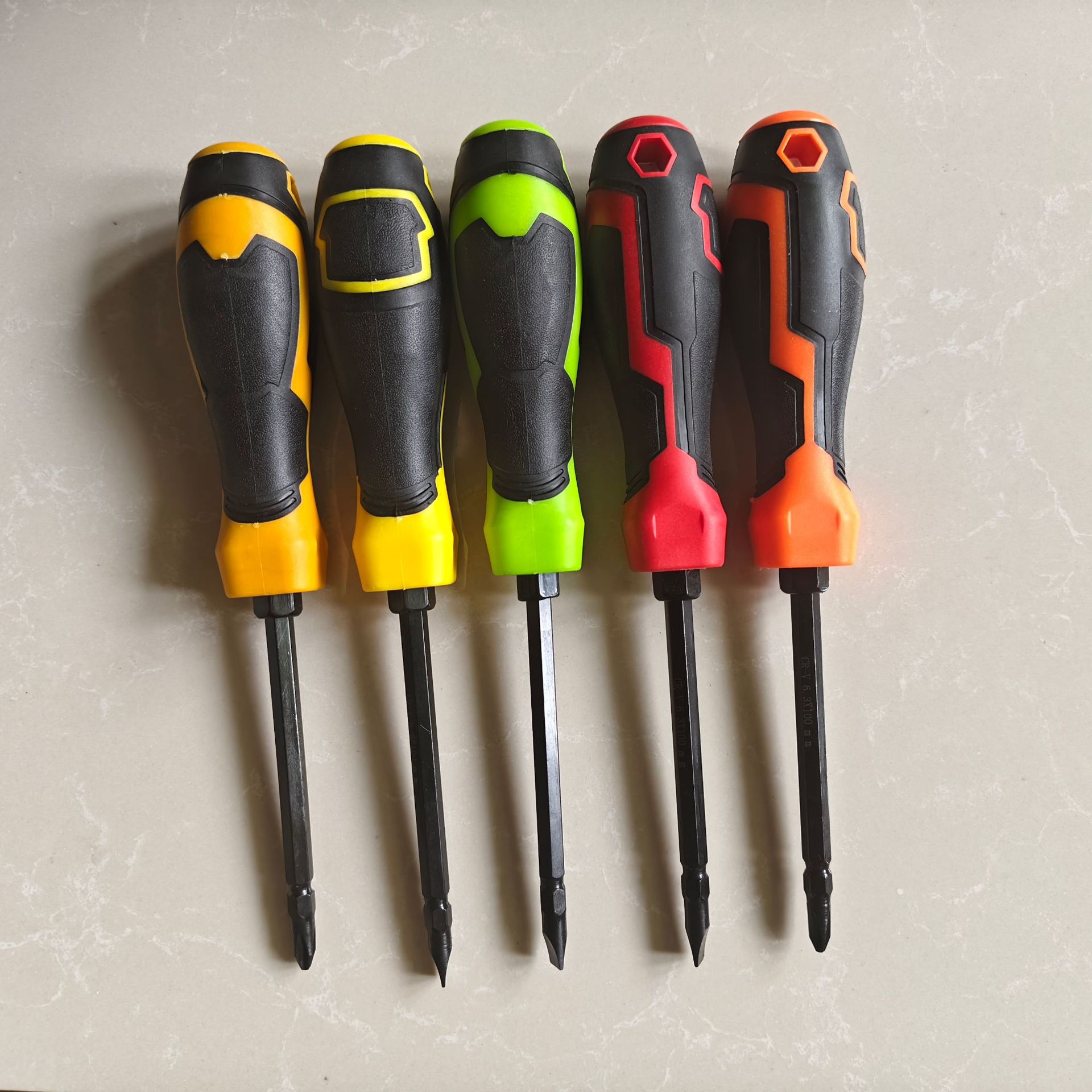 Factory direct sales of dual-purpose cross-head strong magnetic screwdrivers details Picture