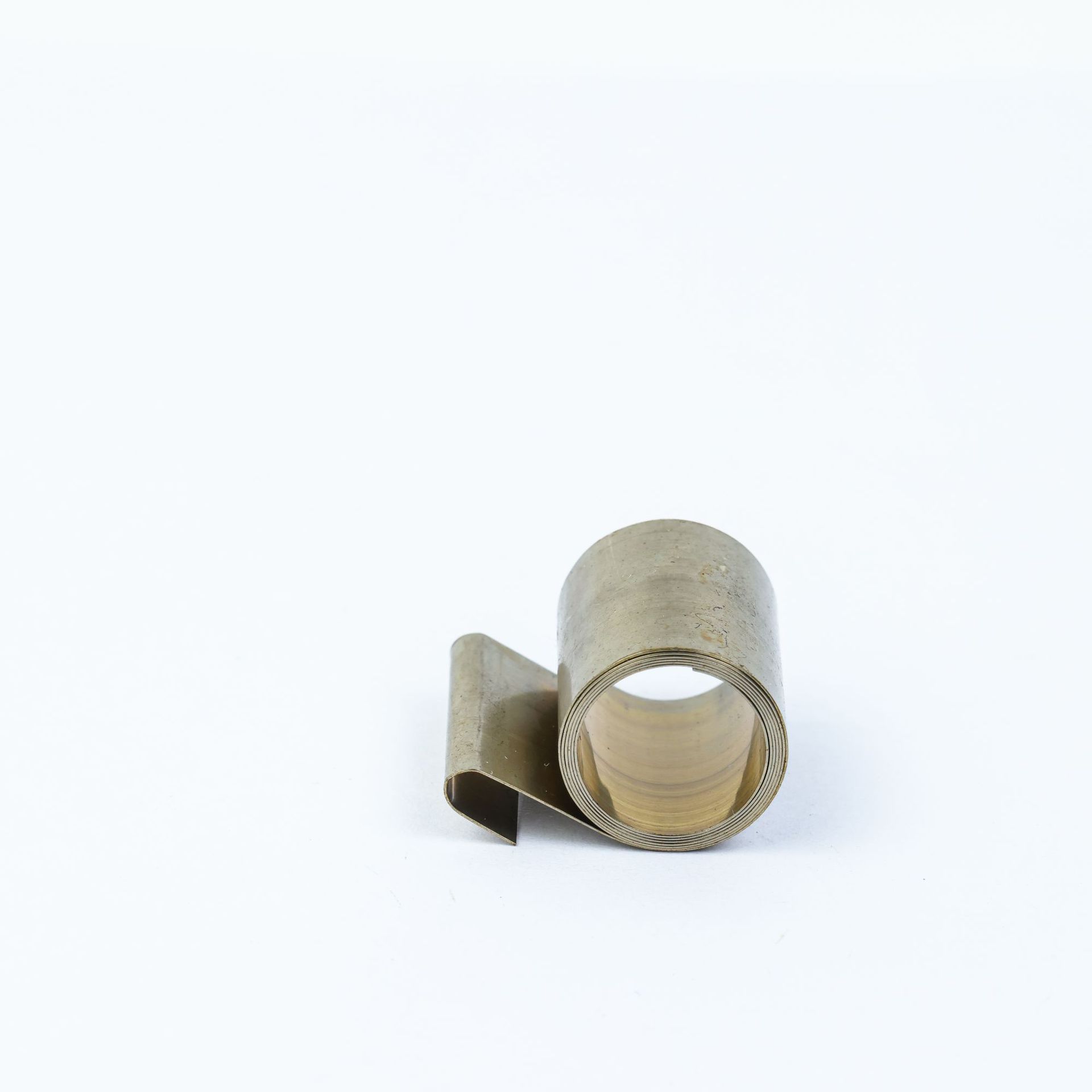 The manufacturer sells HL152 constant force springs, 301 stainless steel constant force springs, and helical curly constant force springs Specification drawing