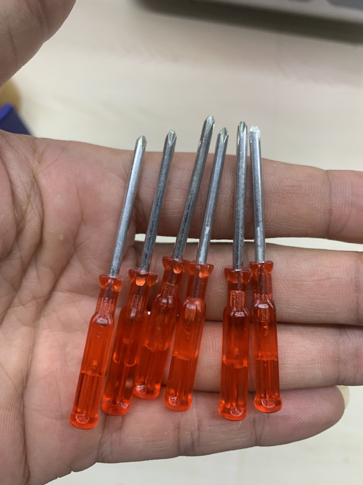 Red crystal handle 2.5-inch screwdriver, 65mm in total length, toy cross-shaped small screwdriver, 45# steel in stock undefined