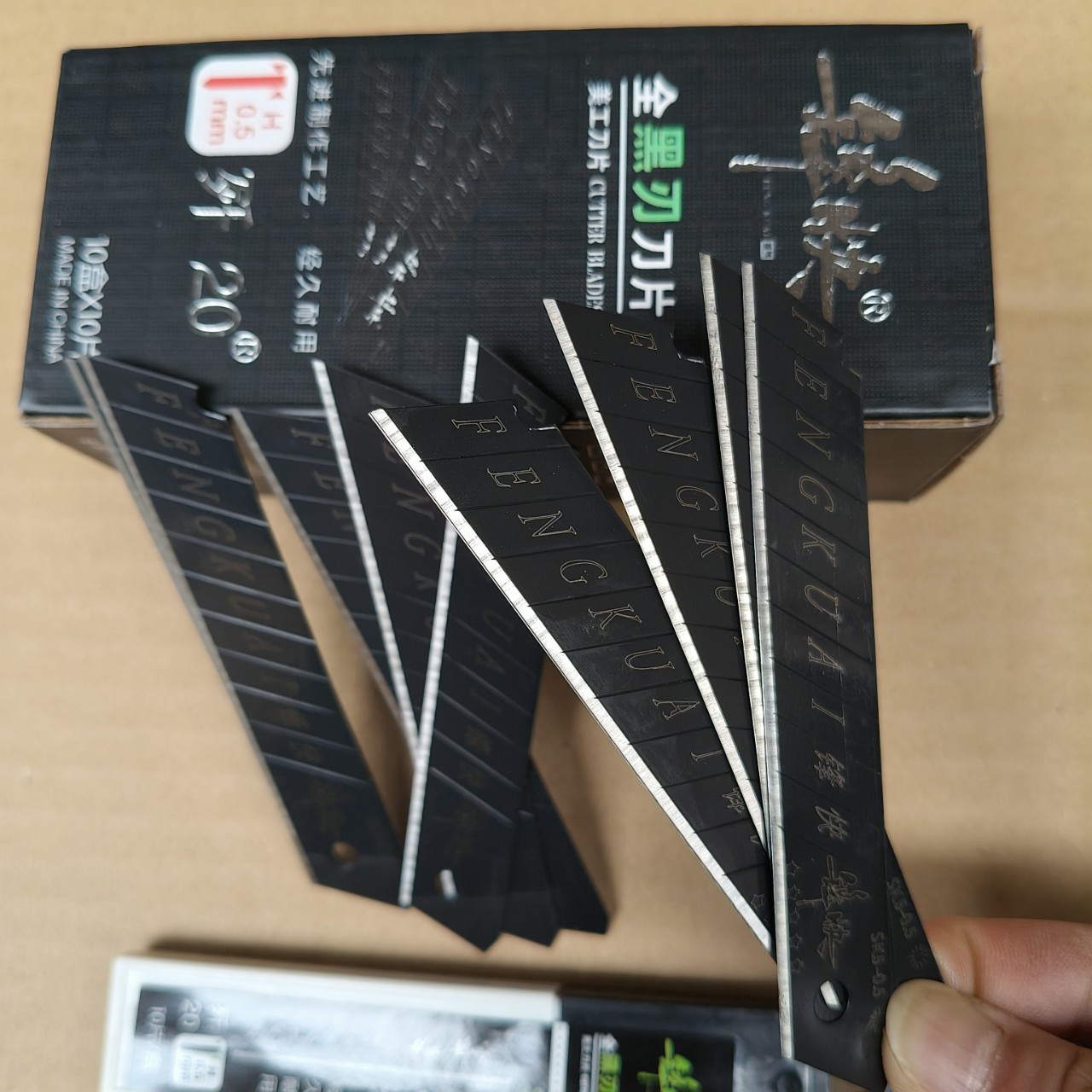Wholesale 05 thick sharp black blade, utility knife, wallpaper cutting paper blade, cleaning knife blade, 18MM Application Scenario