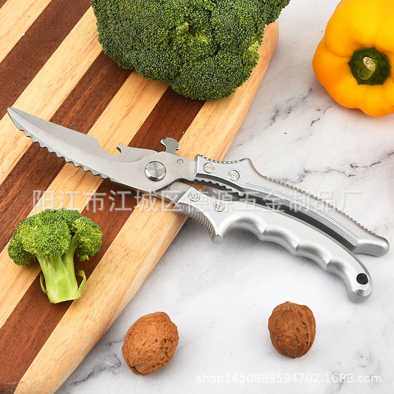 German craftsmanship multi-functional scissors, kitchen chicken bone scissors, stainless steel household scissors, scissors for cutting hard objects, fish, chicken, duck and goose Application Scenario