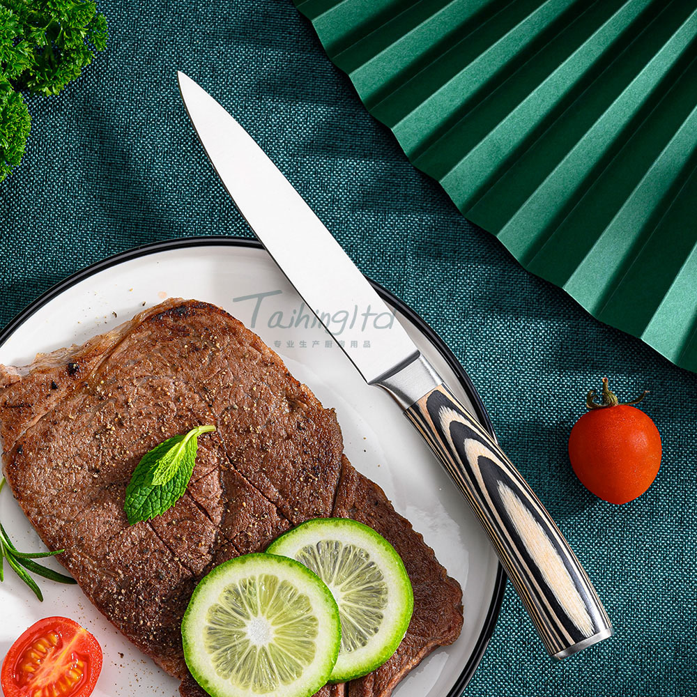 Six-piece stainless steel steak knife, black and white colored wooden handle steak knife, commercial and household Western cuisine knife and fork set full figure
