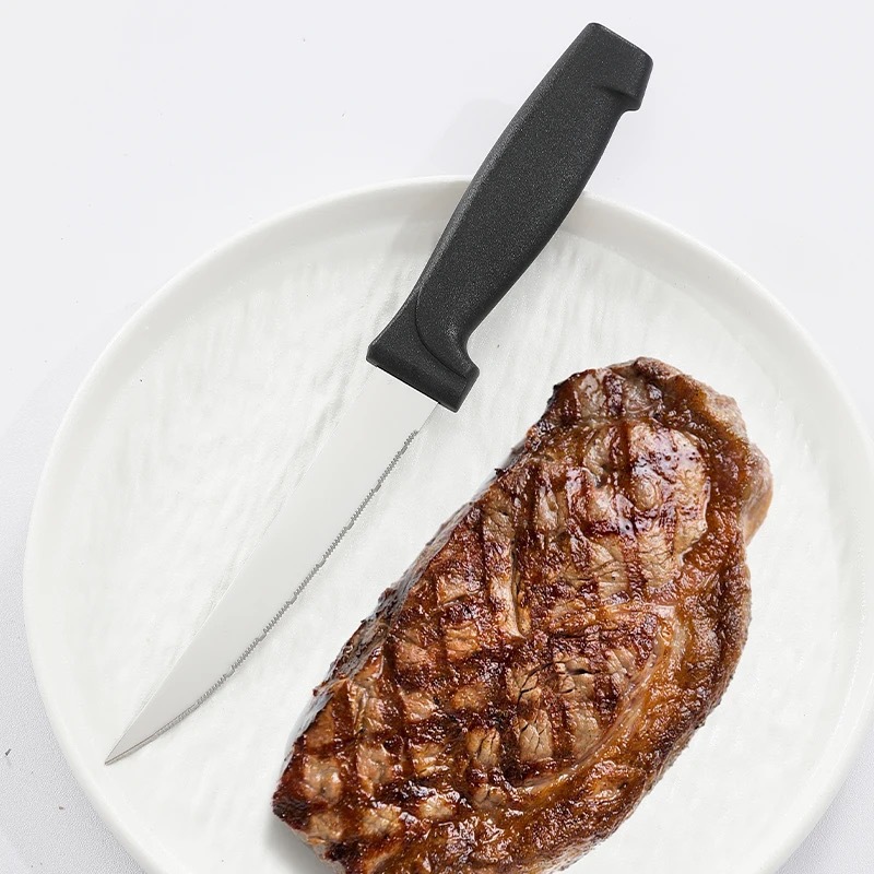 Wholesale PP handle steak knife, 420 stainless steel steak knife with serrated teeth, Western-style dining knife, hotel and restaurant steak knife details Picture
