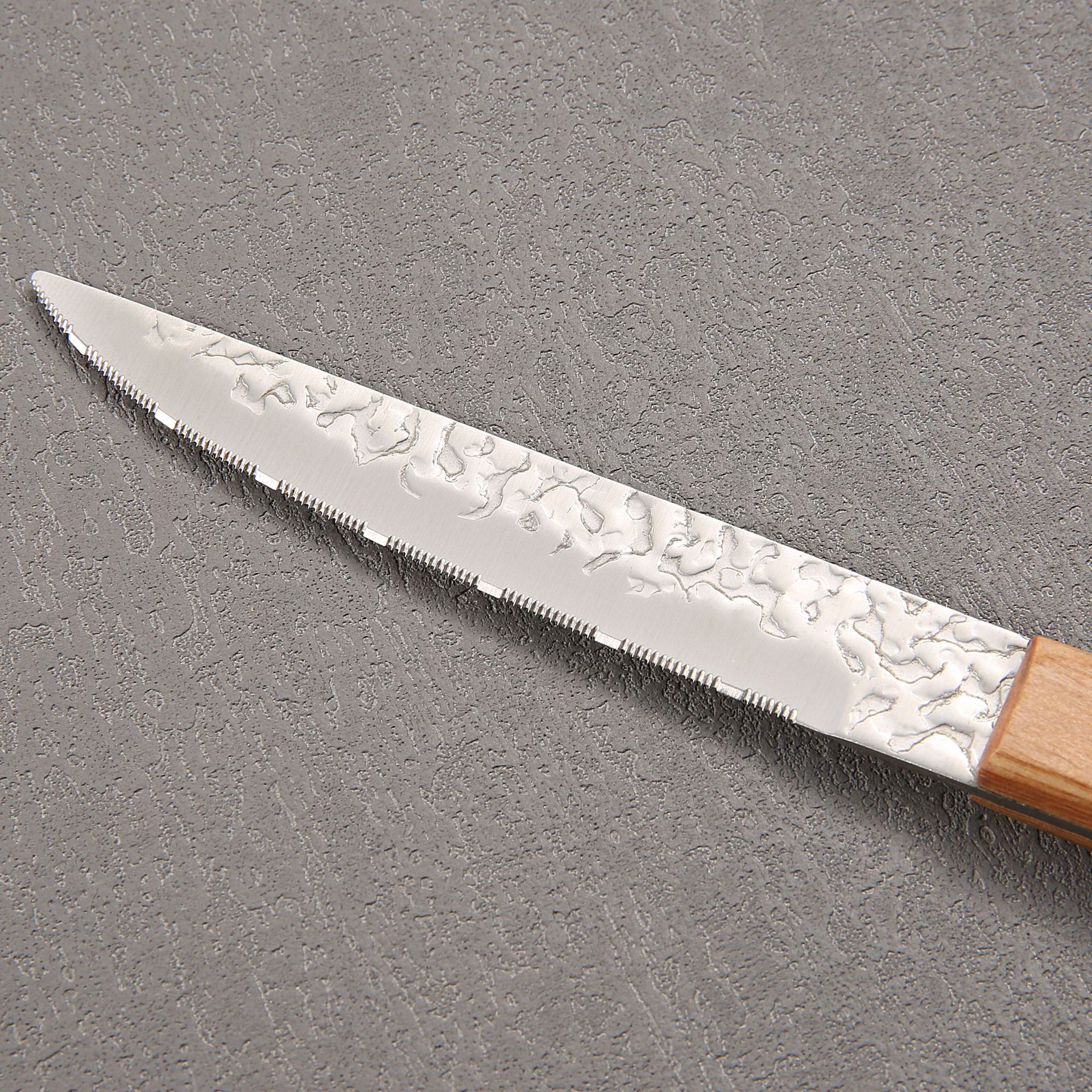 Kitchen knife set, stainless steel six-piece set, hammer texture 304 tableware, Japanese steak knife, wooden handle serrated small knife details Picture