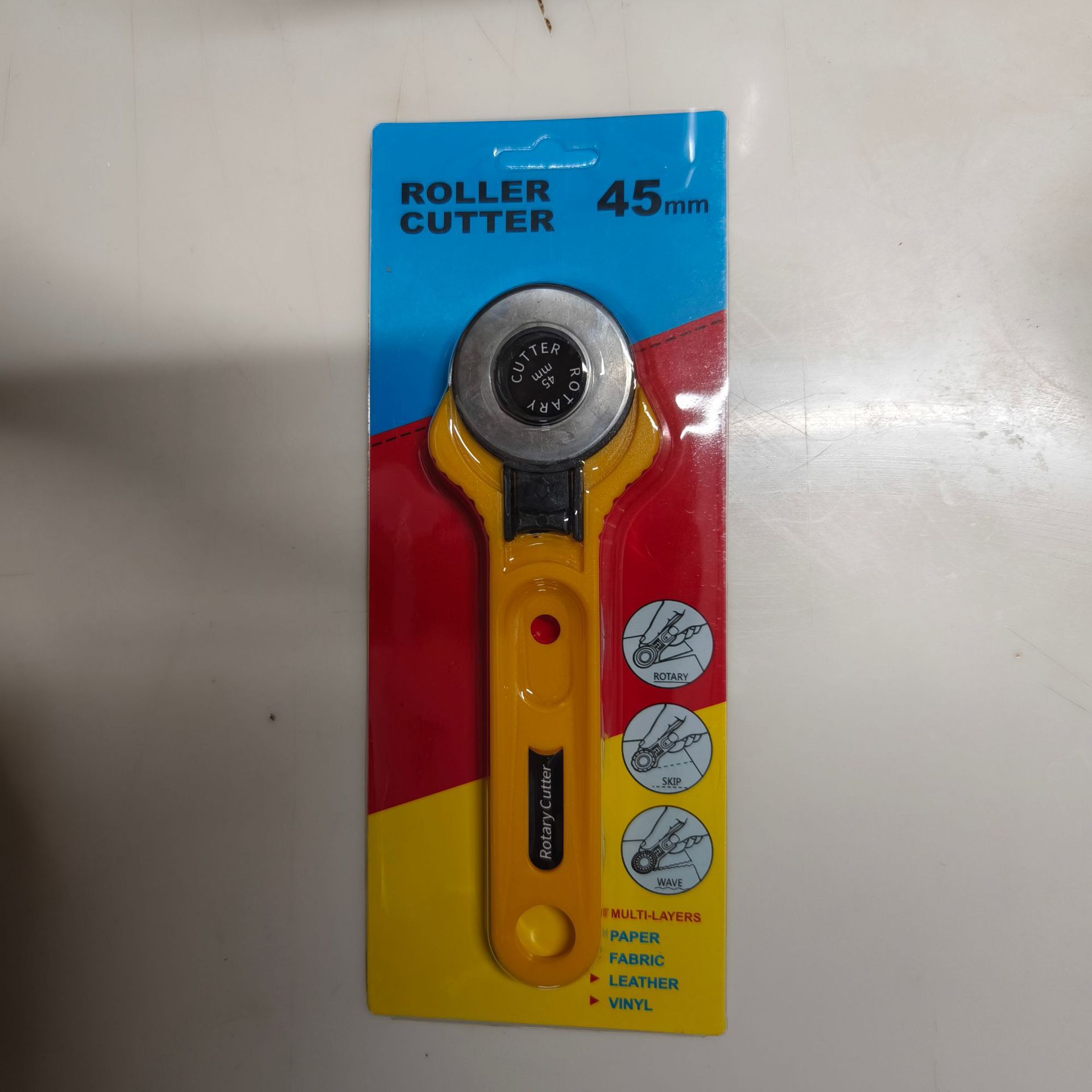 Wholesale 28mm cutting round knife, wheel knife, cutting round knife, roller knife, fabric cutting knife, fabric splicing round roller knife, diameter 45MM undefined