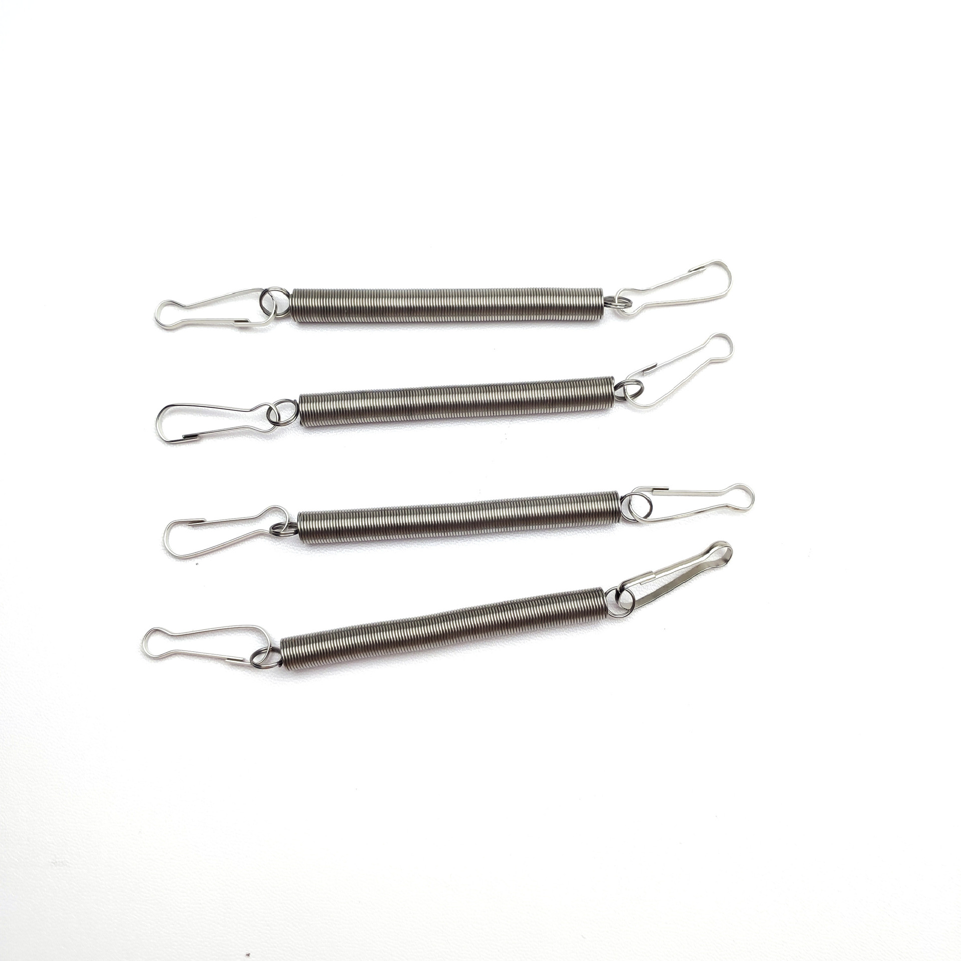 New stainless steel tension spring with buckle, hook, parrot, rabbit, hamster, totoro, hamster, water dispenser, fixed spring Application Scenario