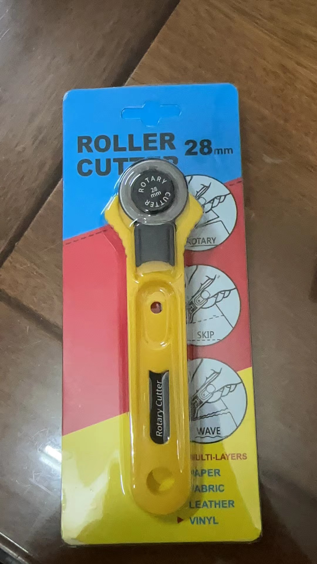 Wholesale 28mm cutting round knife, wheel knife, cutting round knife, roller knife, fabric cutting knife, fabric splicing round roller knife, diameter 45MM undefined