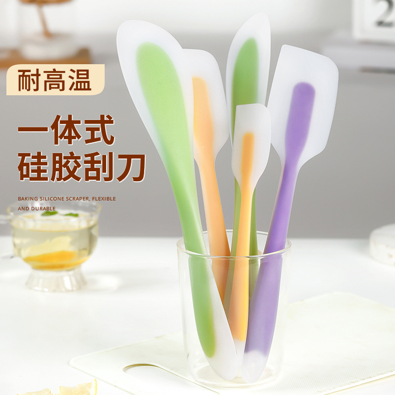 Silicone spatula, one-piece cream spatula, nougat cake scraper, baking tool, high-temperature resistant spatula Application Scenario
