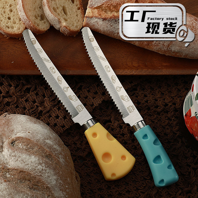 New Western-style knives in stock at the factory, such as steak knives with plastic handles and cute saw teeth, toast and bread knives, and hotel steak knives full figure