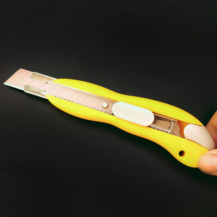 Utility knife, film application tool, large wallpaper knife, office stationery paper cutting knife, sharp and durable, ABS plastic shell details Picture
