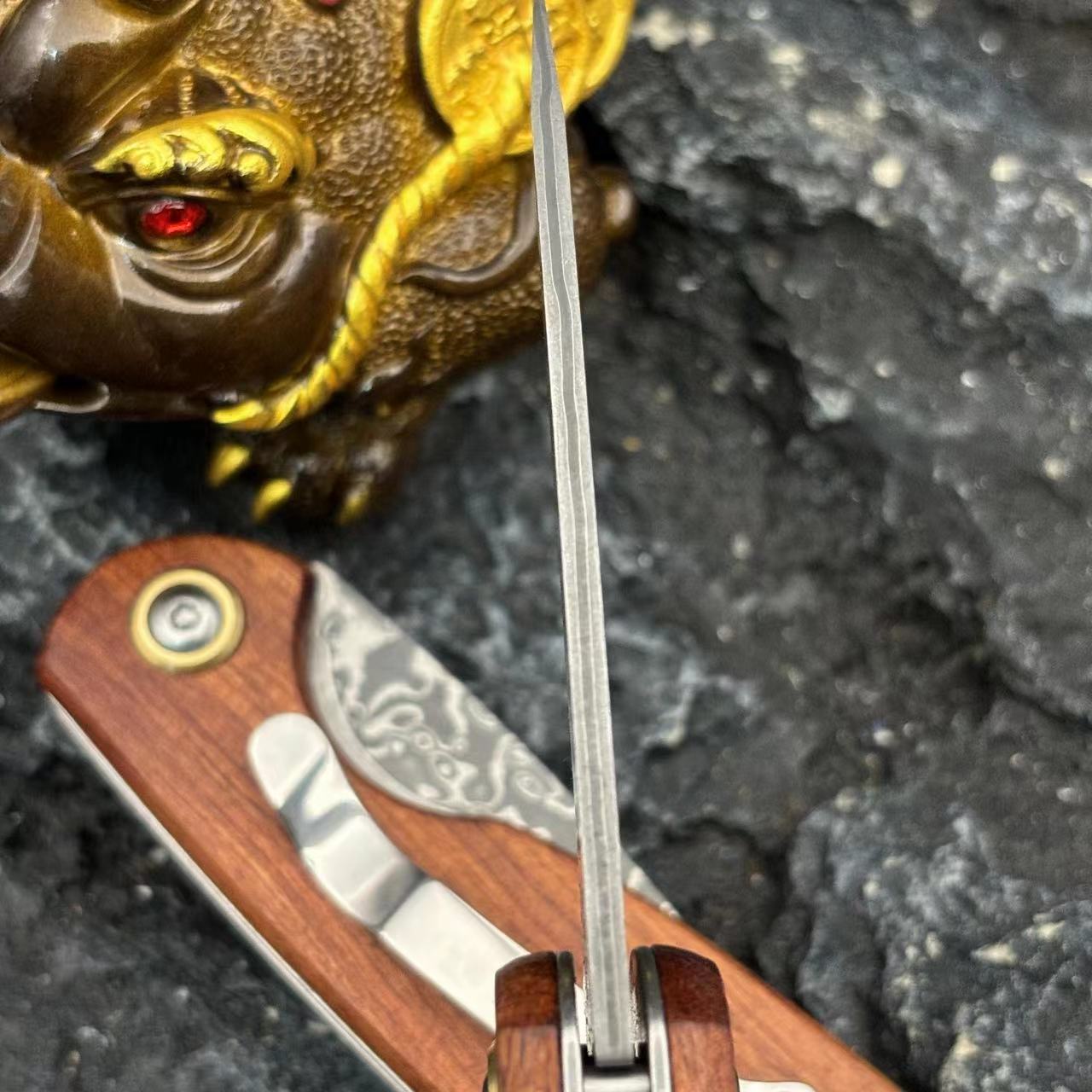 Factory wholesale new product [Golden Toad] Damascus steel outdoor household folding knife, camping self-defense sharp Fruit knife details Picture