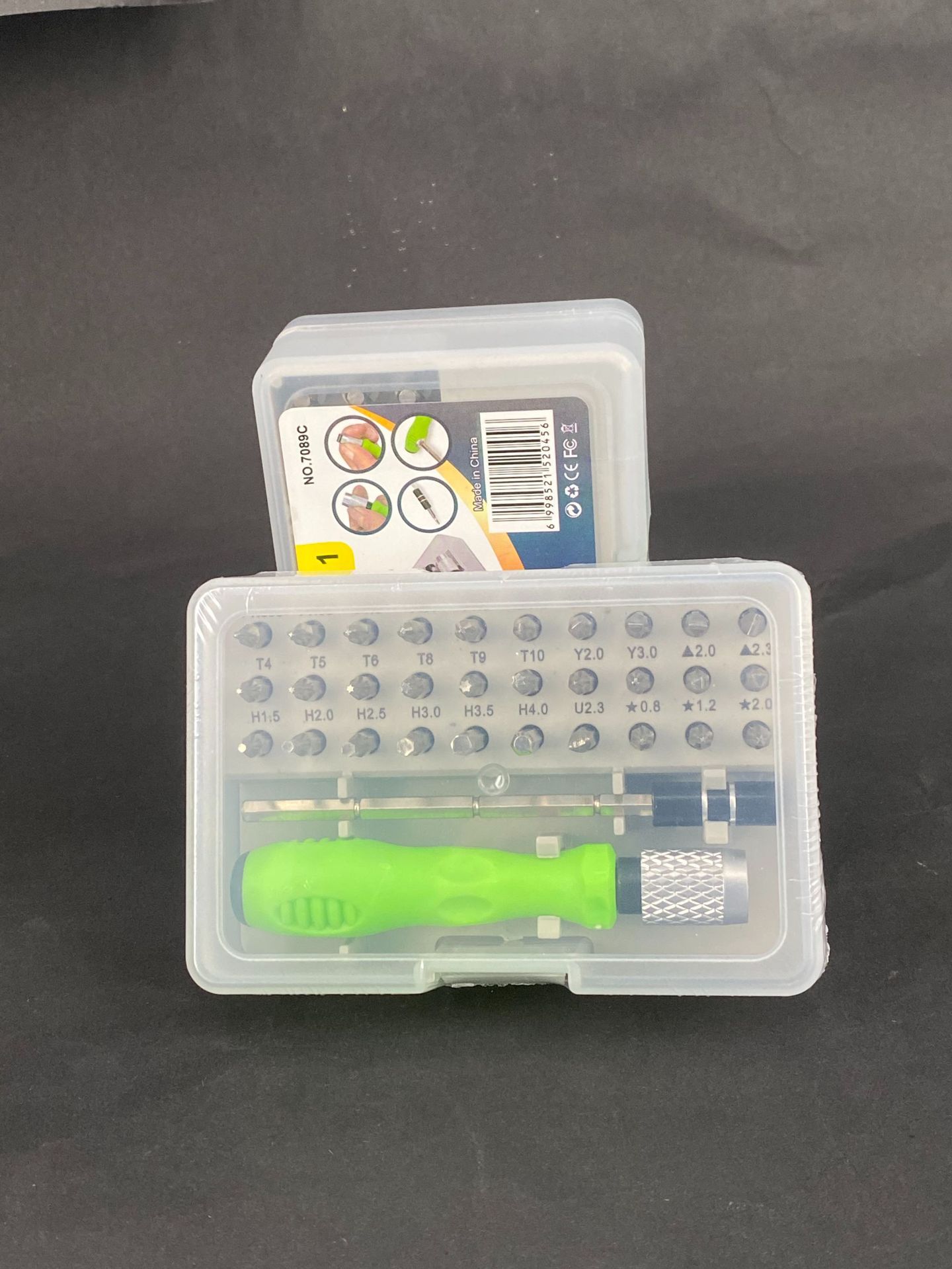 32-in-one manual screwdriver, mobile phone, computer and electronic product repair and disassembly tool set is precise undefined