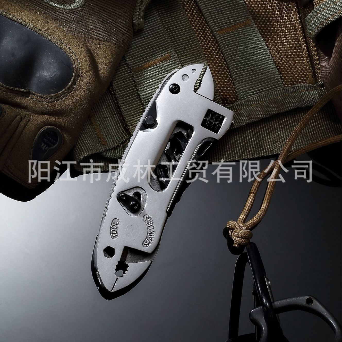 Multi-functional wrench pliers, outdoor camping and mountain climbing self-defense knife, multi-purpose tool folding outdoor pliers details Picture