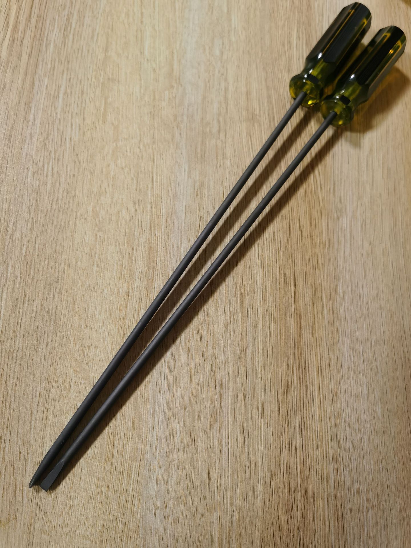Sewing machine screwdriver, extended flat-head screwdriver, sewing machine screwdriver, sewing machine screwdriver, cross, high-hardness magnetic screwdriver undefined