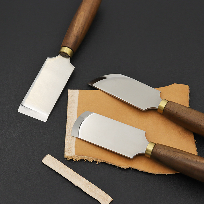 Leather thinning knife D2 made of steel, sharp and durable, with a round, flat and beveled edge. It is a diy handcrafted leather cutting tool full figure