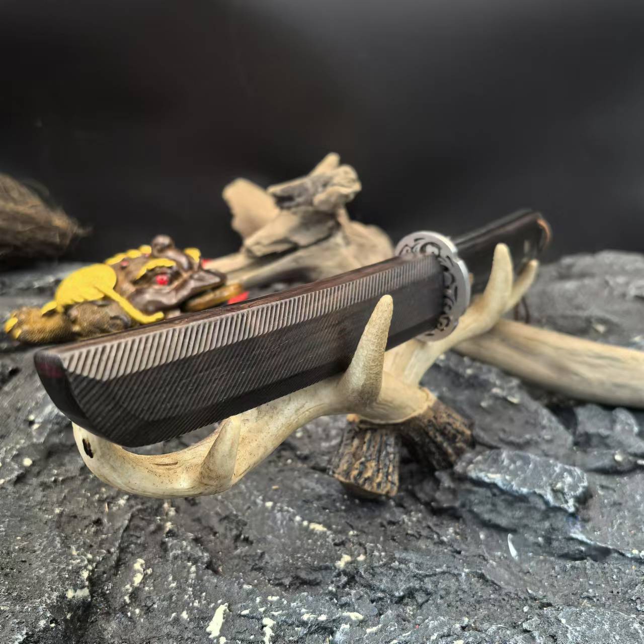 Ebony Damascus VG10 steel outdoor camping and mountaineering high-hardness household multi-functional collectible small straight knife details Picture