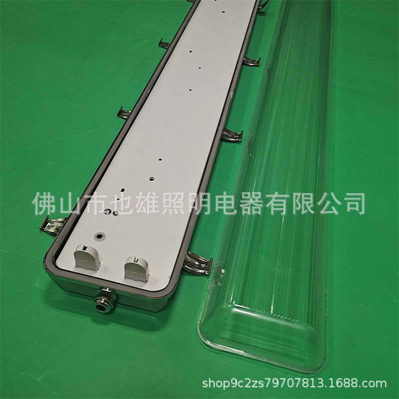 LED stainless steel three-proof lamp bracket T8 double-tube waterproof and rust-proof three-proof lamp shell stainless steel three-proof lamp kit details Picture