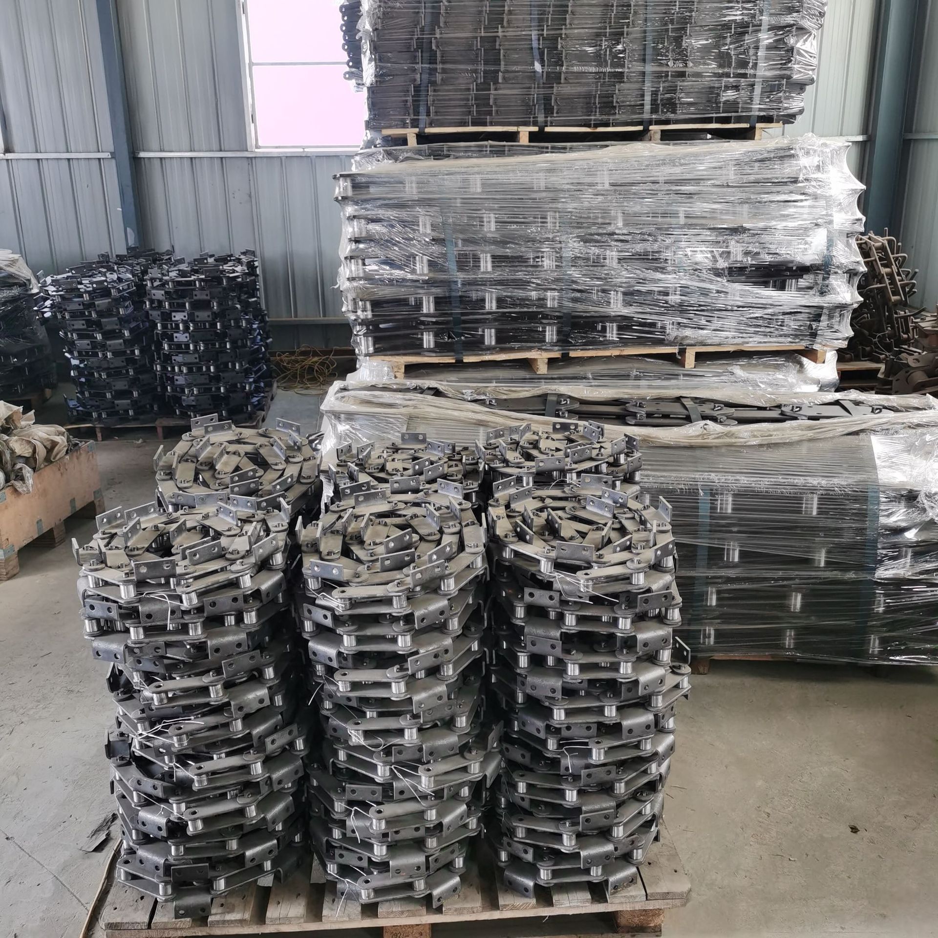 The pitch of the plate chain high-carbon steel ingot casting machine chain is 152.4, and the hoist chain is NE chain details Picture