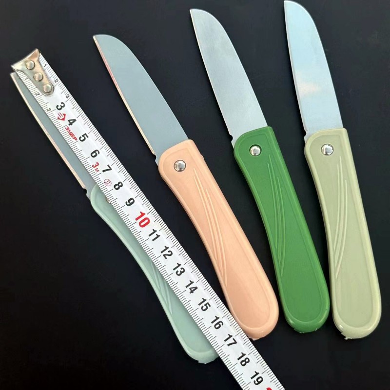 Macaron-colored folding knife, European fruit knife, portable folding peeler, 1-yuan store street stall supply Item Picture